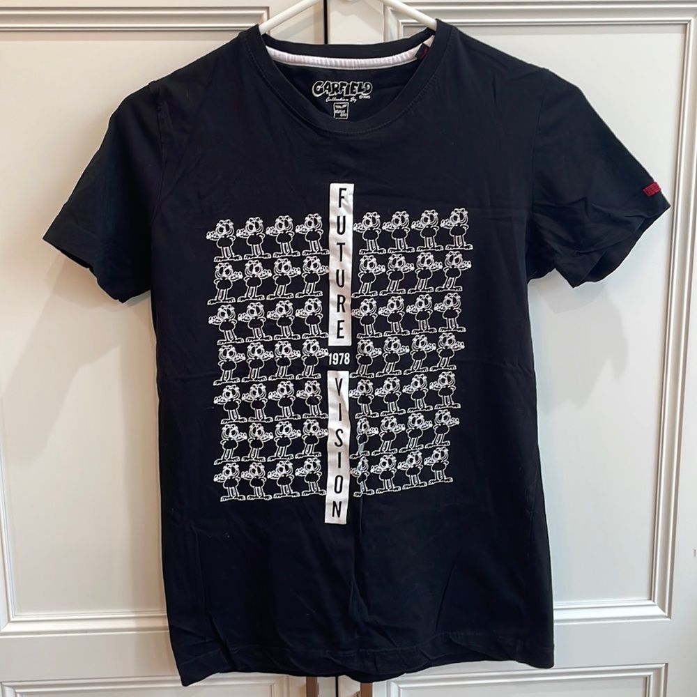 Garfield Tee Shirt by Status Quo size Small slim fit “Future Vision”